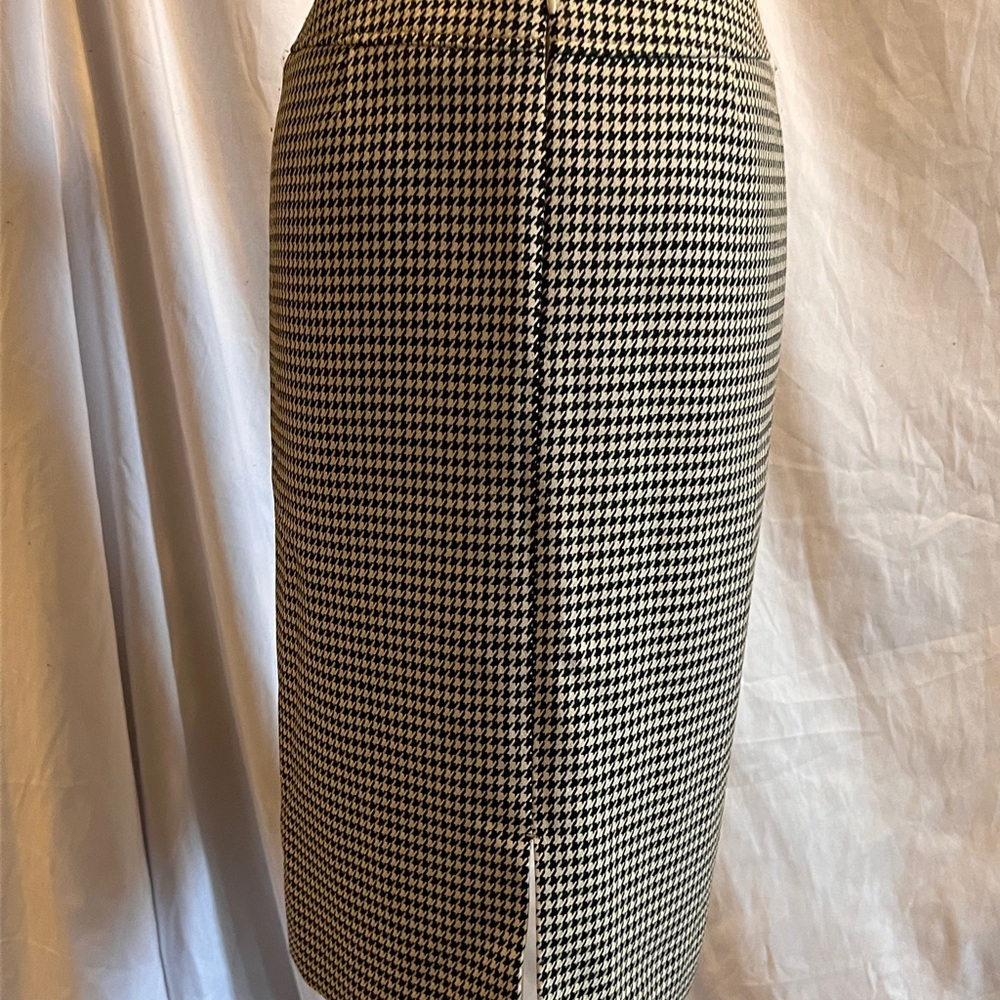 Tahari houndstooth skirt - size 6 - Picture 10 of 12